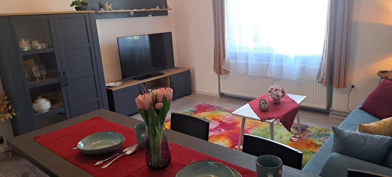 Napraforgo Apartman Apartment Szeged Luaran gambar